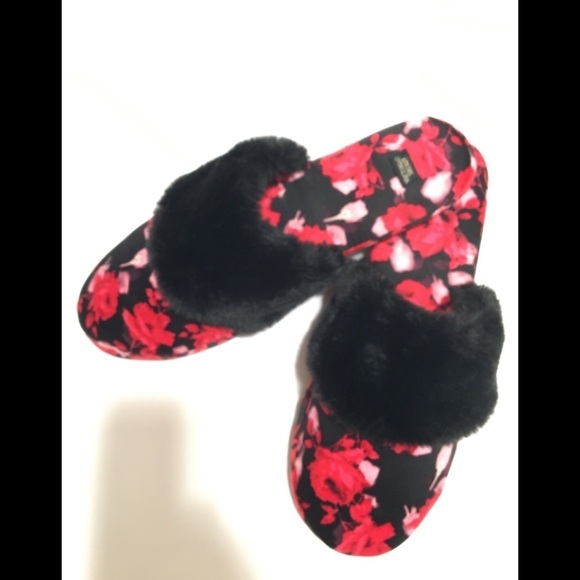Victoria's Secret Pink Supersoft Floral Slippers - Picture 4 of 8